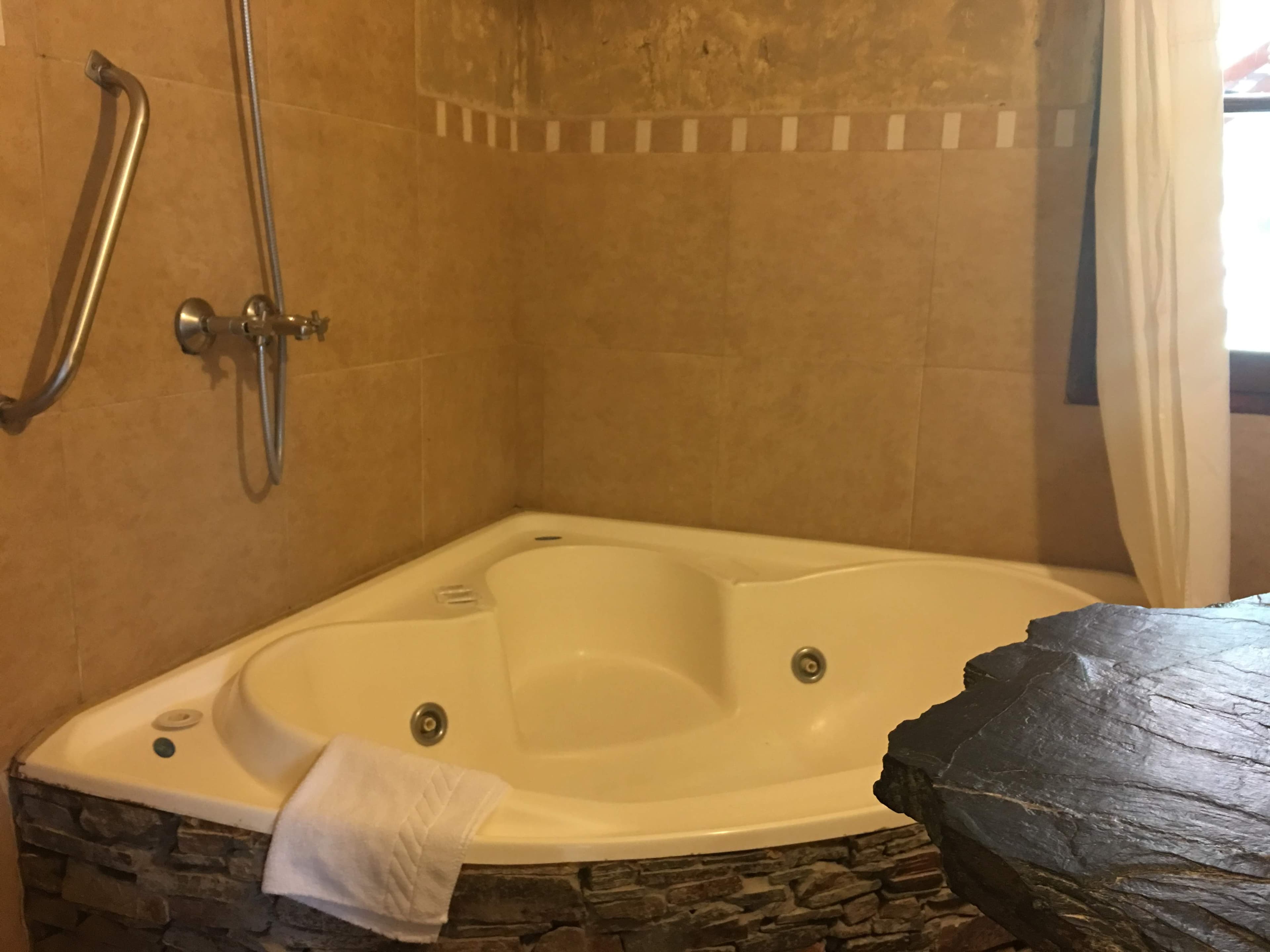 CABAÑA · ACACIAS