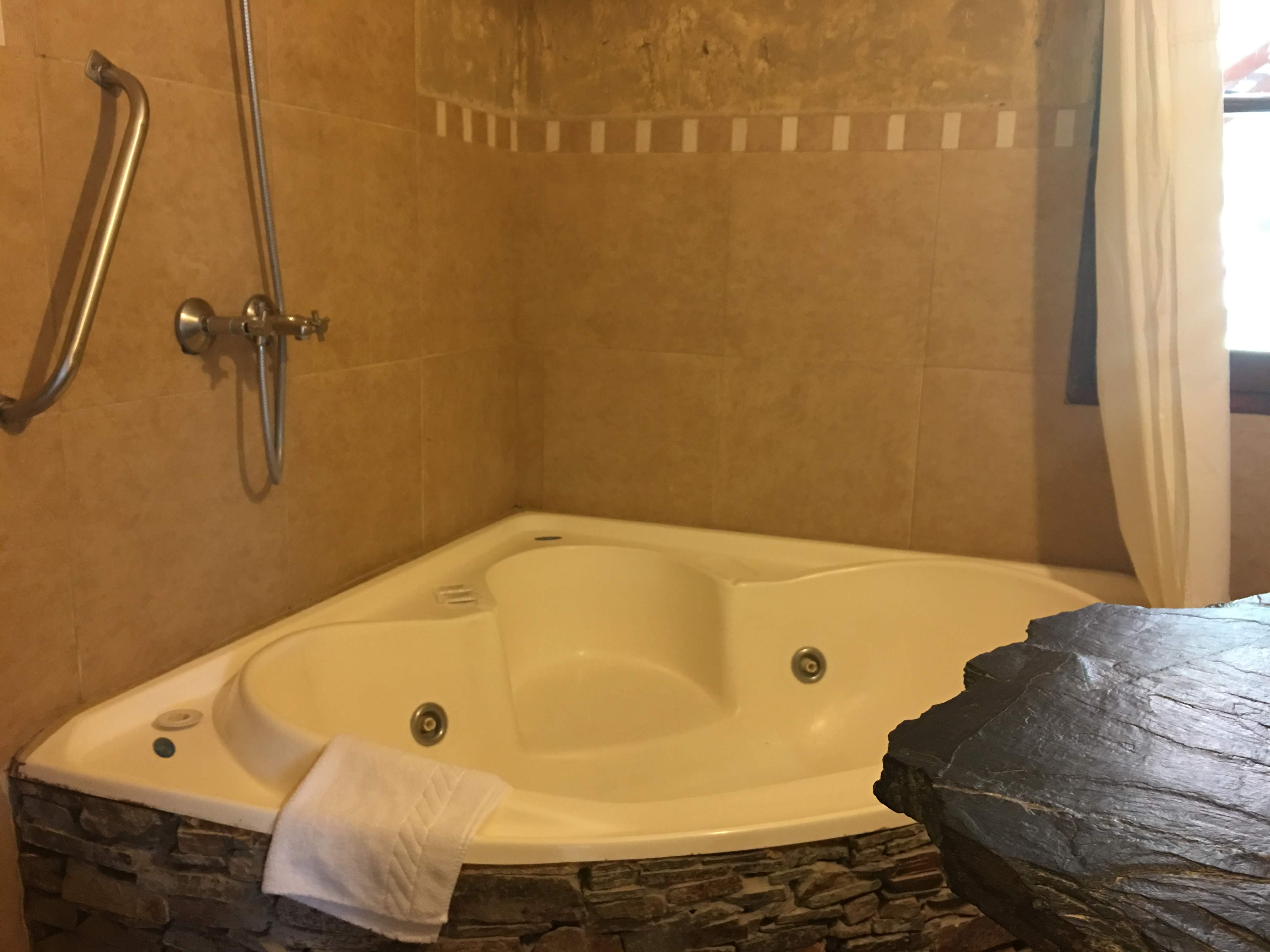 CABAÑA · ACACIAS